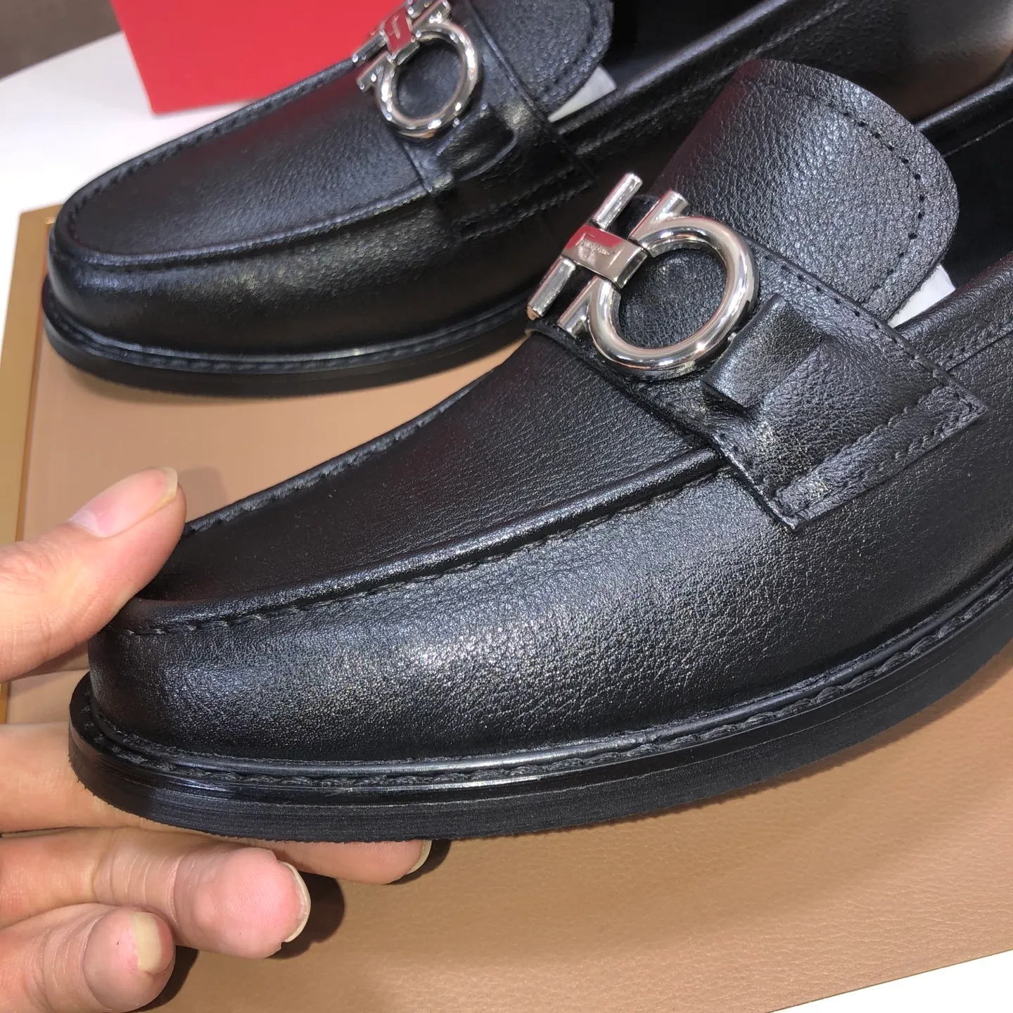 Men's shoes 💰460💰[Ferragamo/Ferragamo] The latest model in the counter. Original imported high-quality cowhide with open sides + imported sheep lining + original luxury metal buckle + original combination outsole. Comparison without pressure 38–44🎉